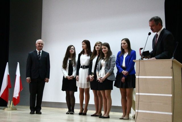 5 Uczennic nominowanych do tytułu absolwenta roku 2014